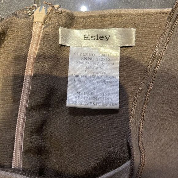 Small Esley Cream + Grey MIDI Dress - Picture 4 of 4